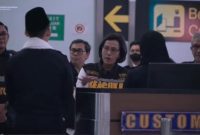 Foto : Menteri Keuangan (Menkeu) Sri Mulyani Indrawati bersama Direktur Jenderal Bea Cukai melakukan kunjungan ke ke Bandara Internasional Soekarno-Hatta. (Instagram)