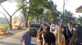 Kios obat di cianjur dibakar warga.(ist)
